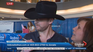Country singer Paul Brandt eats awful tasting pie on live TV