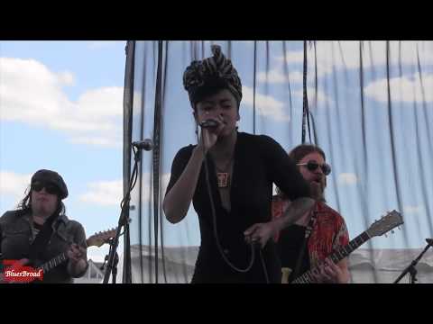 NIKKI HILL • Sweet Little Rock 'N Roller • Riverfront Blues Festival 8/5/17