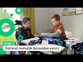 Robin en Janieck halen geld op voor een nieuwe hulphond