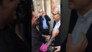 SGARBI INSULTA ENRICO PAPI PRIMA DI MOOSECA
