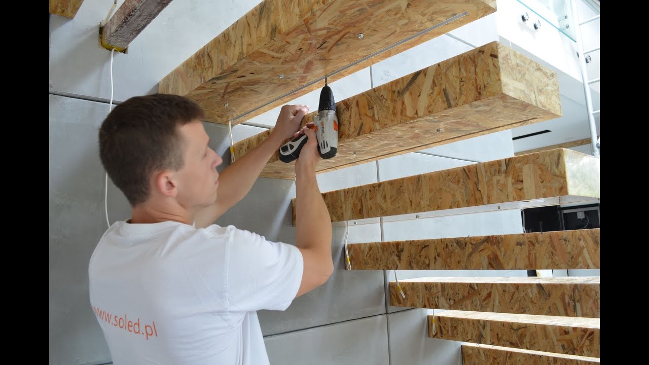 Montaż schodów z oświetleniem LED, Oświetlenie liniowe ZOS w schodach