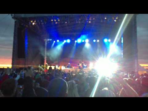 Tafrob - Kdybych Nebyl Rapper - LIVE Akce Votvírák 2011 [HD]