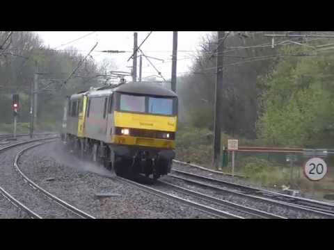 90044/90016 4m27 and 90028/90037 4m25 boxes, 14th April 2017