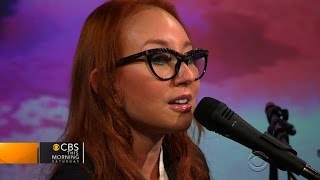 Tori Amos sings “Oysters” on Saturday Sessions