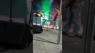 Download lagu Renggo Arrow LIVE niat hati tak nak berpisah mp3 Download lagu Renggo Arrow LIVE niat hati tak nak berpisah mp3