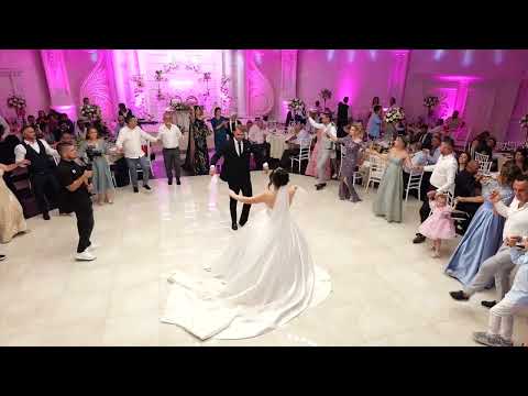 Tezet marrin vallen ne dasmen e nipit - Dasma Shqiptare