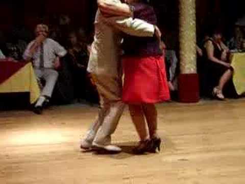 Osvaldo y Coca Campeones de Tango Salon 2004