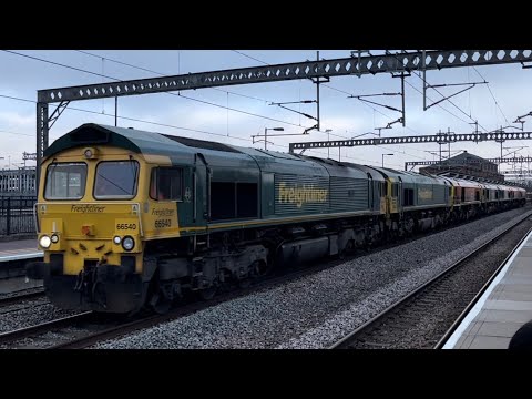 Freightliner 7 loco convoy at Rugby 24/12/22