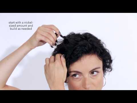 How to Style Short Curly Hair | Bumble and bumble.