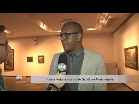 Idosos visitam mostra de Gaudí em Florianópolis