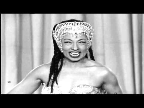 Josephine Baker medley:  Voila Paris  1955 ...