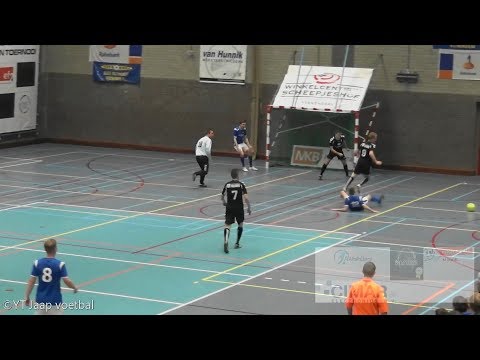 Opvallend moment Marco de Gooijer Merino's in finale Jan Rebergen zaalvoetbaltoernooi 2018