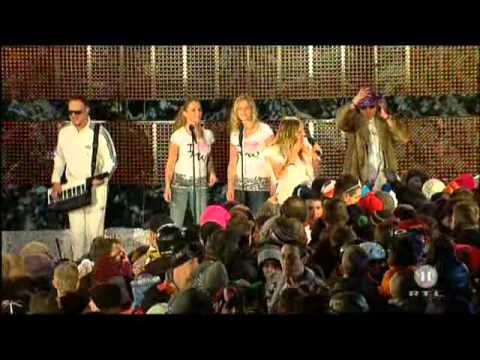 LOONA vs MOVETOWN "El Cucaracho" @ Après Ski Hits 2011