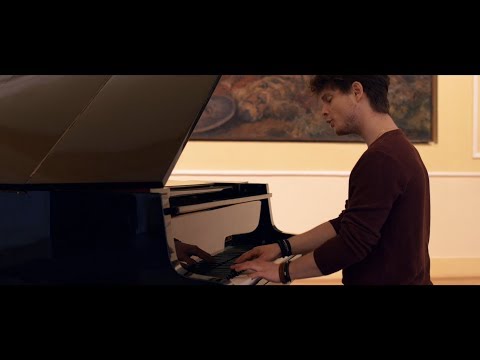 Queen - Bohemian Rhapsody (piano + vocal, cover by Peter Procházka)