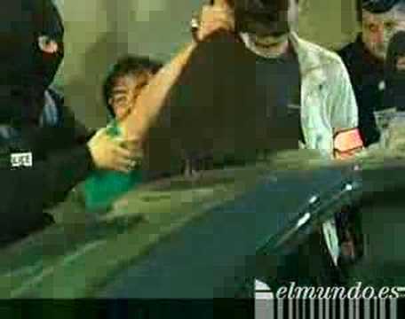 Los agentes registran durante más de 16 horas el piso de ETA