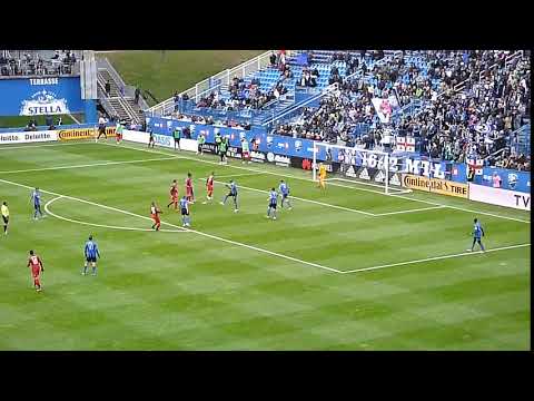 Sebastian Giovinco of Toronto FC hits the crossbar vs. Montreal Impact 10/21/18