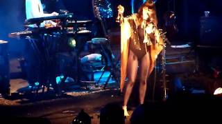 Bat For Lashes - The Wizard - Live