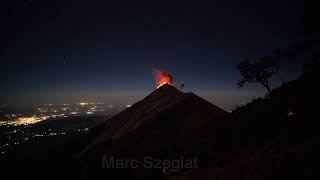 Fuego: Zeitrafferaufnahmen mit Sternschnuppe