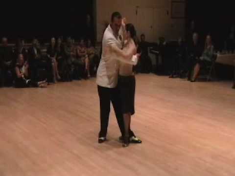  Guillermina Quiroga  and  Junior Cervilla  are  dancing  to  the  tango  "  Quejas de Bandoneon  "  in  2008