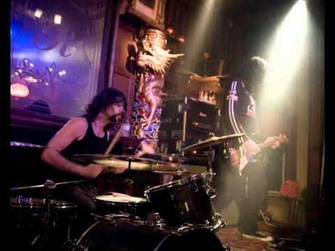 Skew Siskin - Young Man.flv