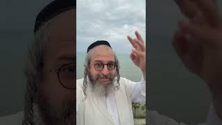 פונקען פון פייער🔥שבת שחל בו יום טוב שביעי של פסח ה'תשפ"ה (הרב מוטה פראנק) - התמונה מוצגת ישירות מתוך אתר האינטרנט יוטיוב. זכויות היוצרים בתמונה שייכות ליוצרה. קישור קרדיט למקור התוכן נמצא בתוך דף הסרטון