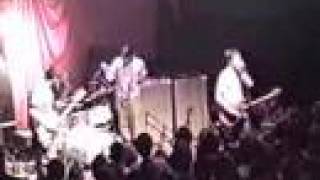 Modest Mouse - Tiny Cities Made of Ashes (11/06/01)