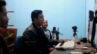 Download lagu #KANG UJANG BUSTHOMI makin menyentuh hati solawat kang ujanggustomi KELABORASI dengan #GHIACOM TV mp3 Download lagu #KANG UJANG BUSTHOMI makin menyentuh hati solawat kang ujanggustomi KELABORASI dengan #GHIACOM TV mp3