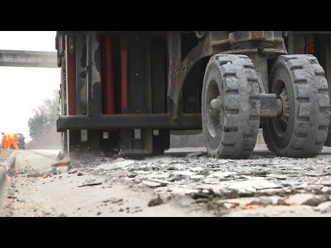 Dálnice D1, úsek Mirošovice - Hvězdonice, bourání vozovky - březen 2020