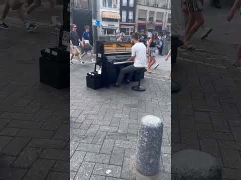 Amsterdam street music. #streetmusic #amsterdam #travel