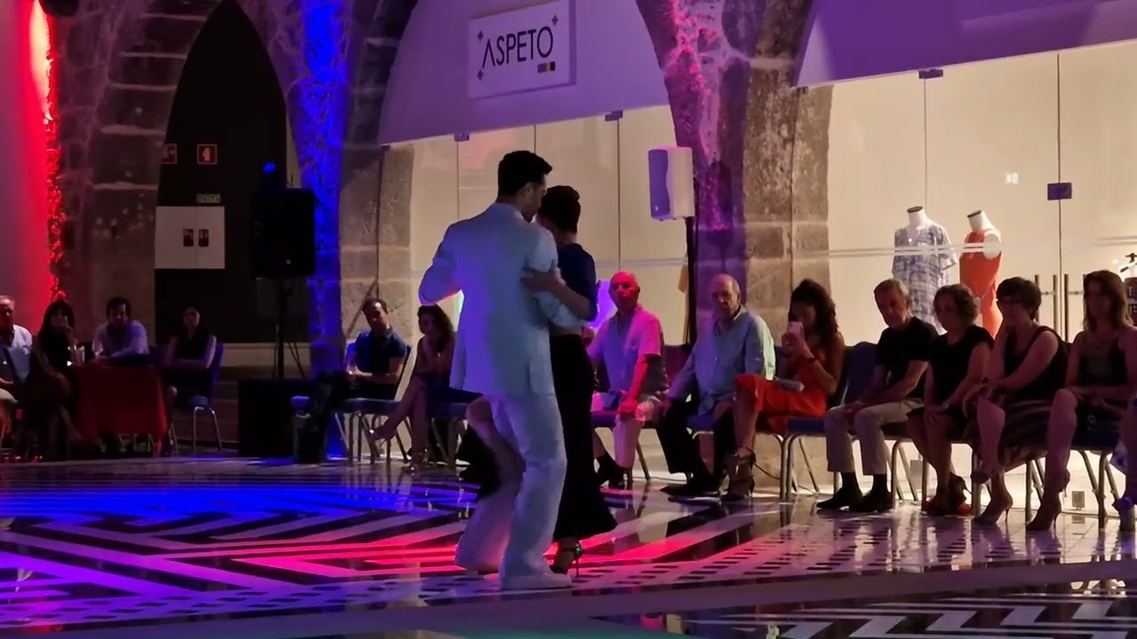 Mauro Caiazza e Carolina Gianinni no Milongueros All Aboard em 21/07/22.1/4.No Alameda WOW.