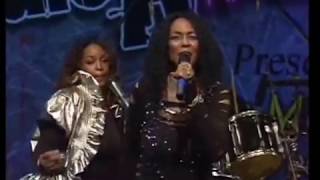 Gwen McCrae Rockin Chair, Keep The Fire Burning, 90% Of Me, Clean Up Woman  2010 Tour