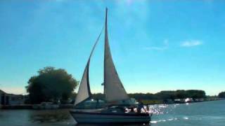 preview picture of video 'Sailing on the river Bure, Acle Bridge  Norfolk Broads'