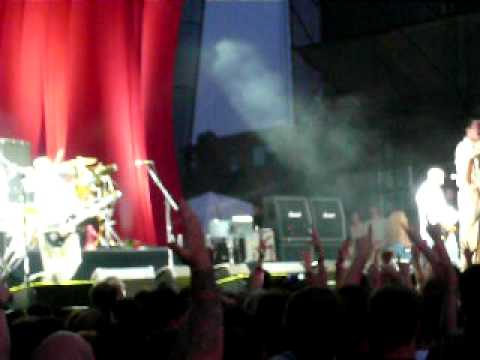 Faith No More - Midlife Crisis - Stevie Wonder's Sir Duke  - SINGALONG.MOV