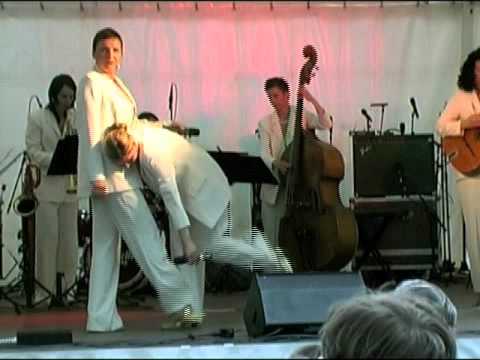 New swing from berlin - Jede Frau geht so gerne mal zum Tanztee - Les Belles du swing