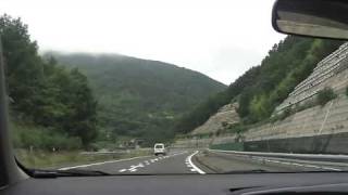 preview picture of video 'Expressway over mountains (3/3)'