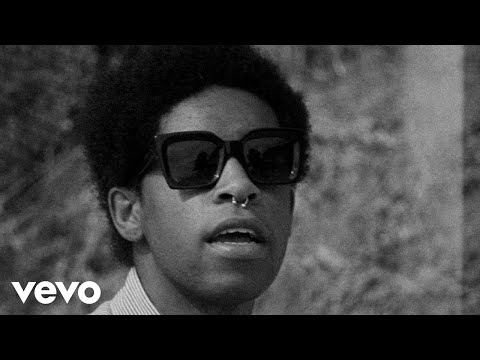 KennyHoopla, Travis Barker - smoke break// (Official Video)