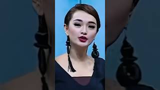 Download lagu Gotik ala Yuni Shara 😁😁 #zaskiagotik #videoviral #viralshort #komedi #lucu mp3