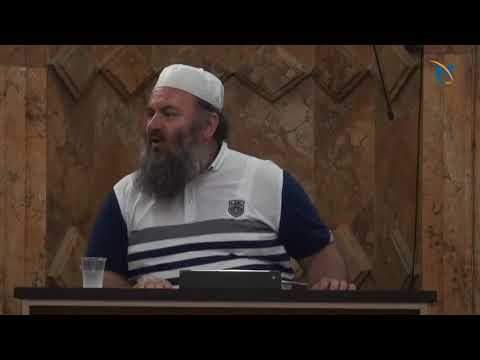 Adem Jasharit i thonin: SHPIUN! - Hoxhë Bekir Halimi