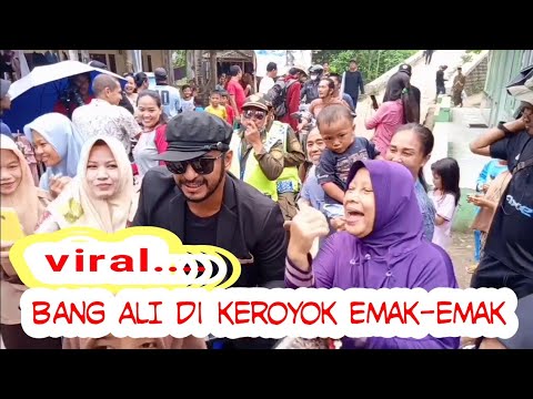 Viral"Bang ALI Uang kaget di keroyok Emak-Emak