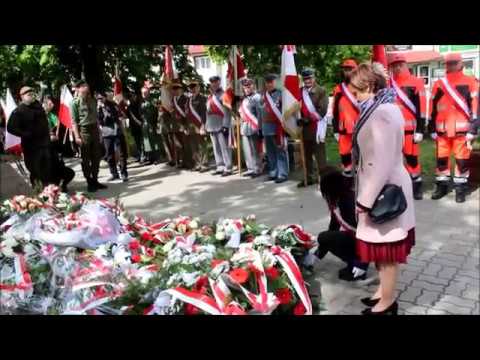 Kwiaty na 228 rocznicę Konstytucji 3 Maja w Ciechanowie