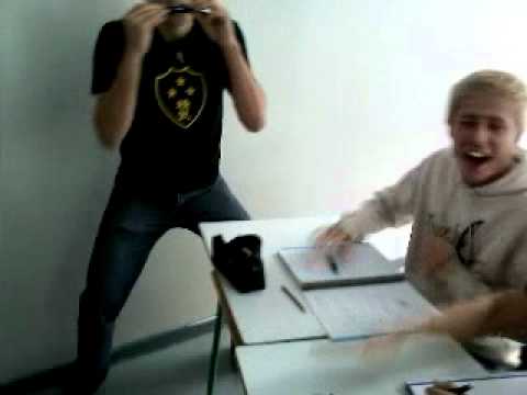 ENGORILADA EXTREMA EN LA UNI