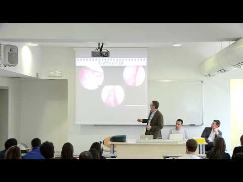 La mia testa fa male dal collo sul lato destro e lorecchio Risonanza magnetica del ginocchio Alternative