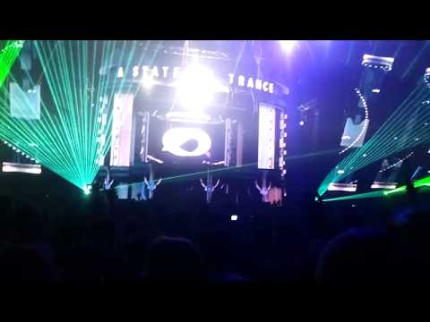 John O'Callaghan playing "Beyond the Time" [ASOT600] "Who's afraid of 138!?"