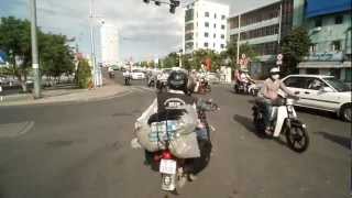 preview picture of video 'Riding Motorcycles through Da Nang Vietnam on our top gear ride'
