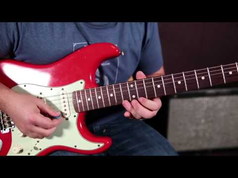 3 Crucial Pentatonic Licks (Eric Clapton's Secret Blues Weapon) Back Alley Blues