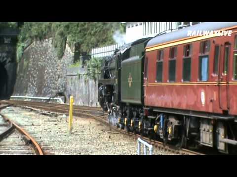 Oliver Cromwell hauling North Wales Coast Express (HD)