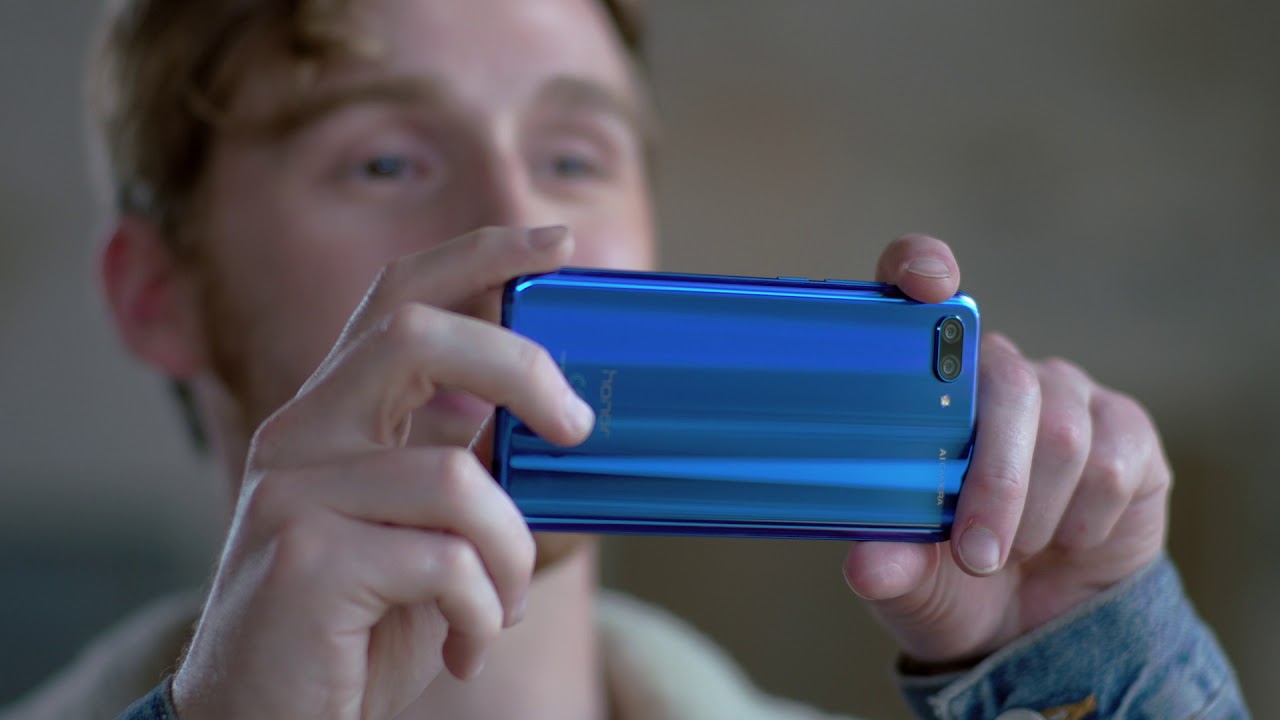 The Honor 10 in London (TechRadar) - YouTube