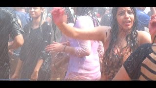 MUMBAI HOT GIRLS HOLI RAIN DANCE & ROMANCE DON