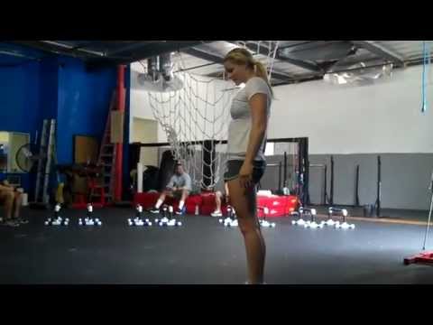 CrossFit WOD Demo 111026 – Wandklettern, Auf-Ab, Durchgehen, Heuschrecke