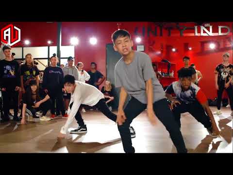 Descemer Bueno, Enrique Iglesian - Nos Fumios Lejos(Dance Video) ft. EI Micha